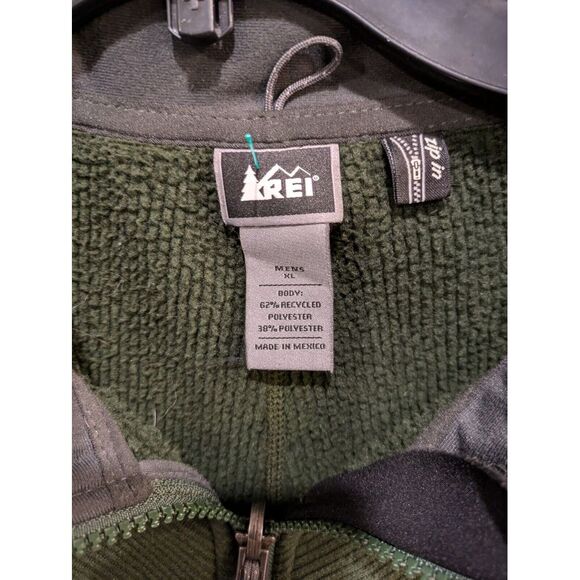 REI‎ FABRIC VEST COLOR GREEN XL  WARM FLEECE INSIDE - Picture 3 of 3